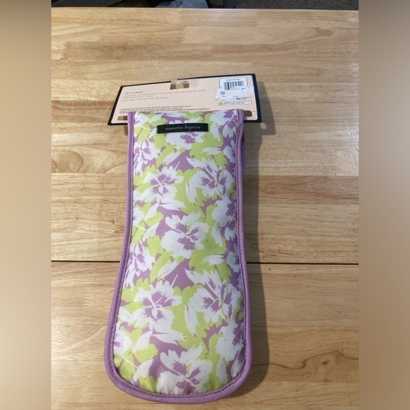 Nanette Lepore Hair tool case in purple with flowers. Brand new - Picture 3 of 4